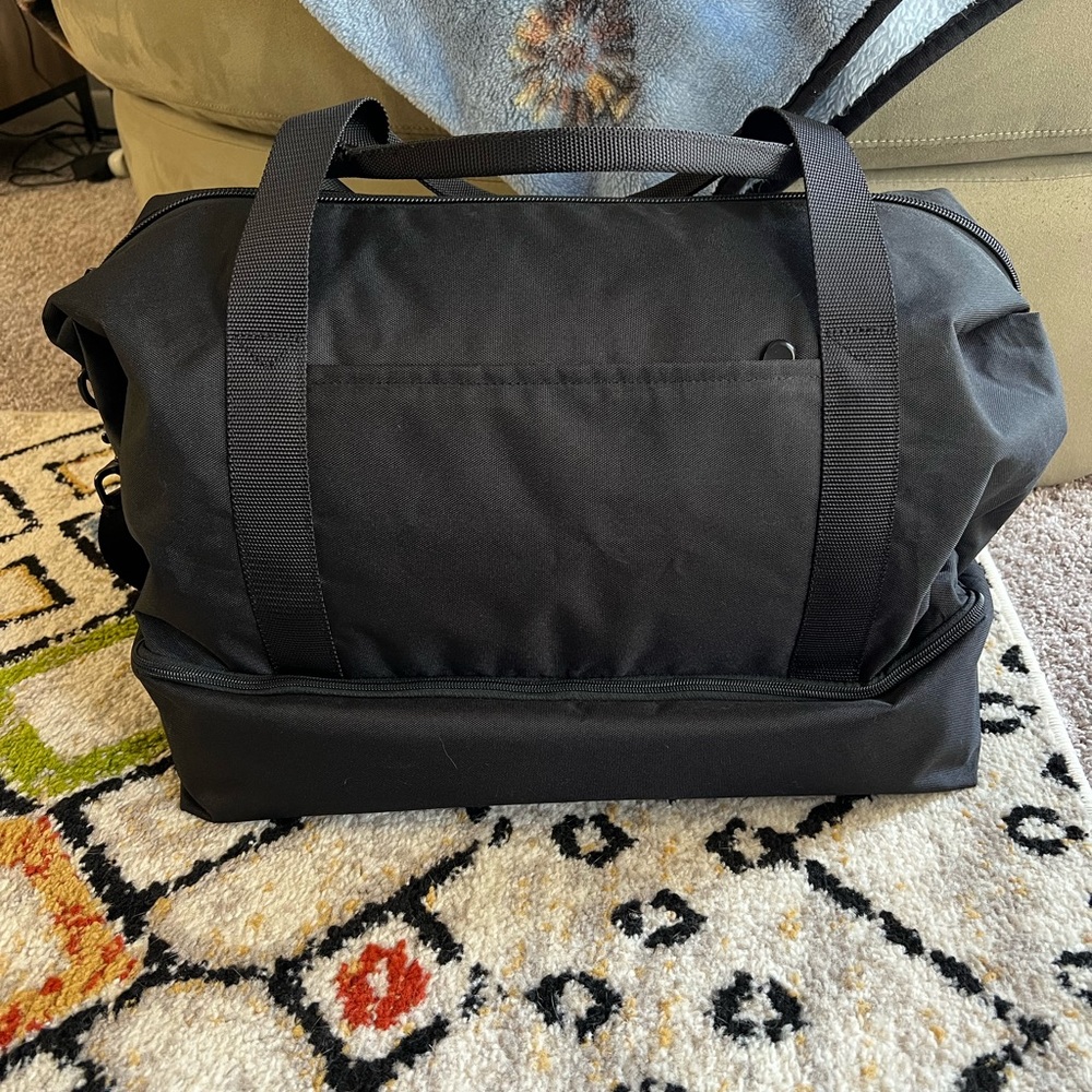 Lo & Sons Catalina Deluxe Small Weekender Bag